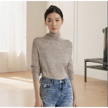 溫碧霞代言IRENENA服裝秋冬新款高領長袖打底衫氣質百