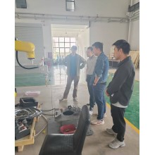 陜西法士特汽車傳動集團有限責任公司領導一行蒞臨西安國盛激光參觀交流